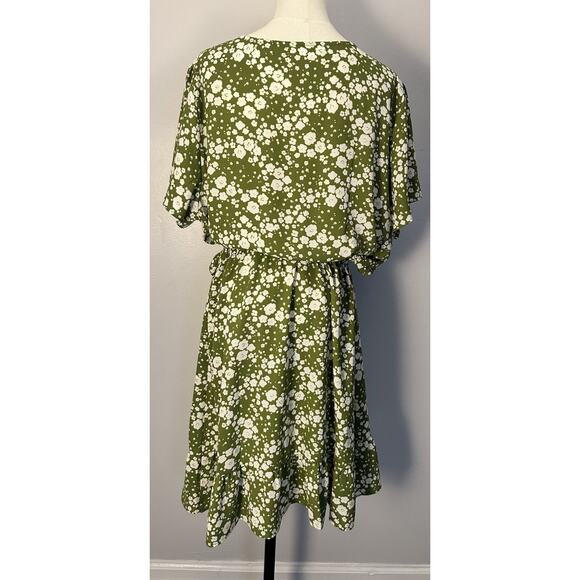 LC Lauren Conrad Ditsy Floral Flutter Sleeve Wrap Dress Cottage Core Sz Plus 2X - Picture 2 of 12